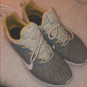Grey and Yellow Nike Airmax Motion Racer 💛